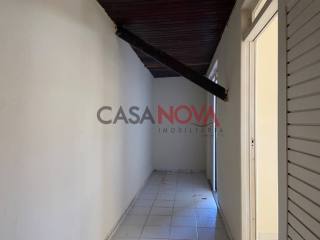 CASA DE ESQUINA EM BOA LOCALIZAÇÃO NA COROA DO MEIO