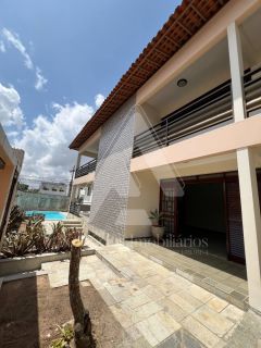 Casa de alto padrão com 04 suítes no bairro Universitário