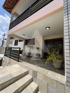 Casa de alto padrão com 04 suítes no bairro Universitário