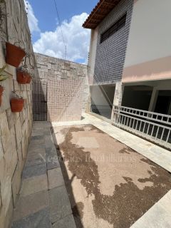 Casa de alto padrão com 04 suítes no bairro Universitário