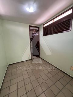 Casa de alto padrão com 04 suítes no bairro Universitário