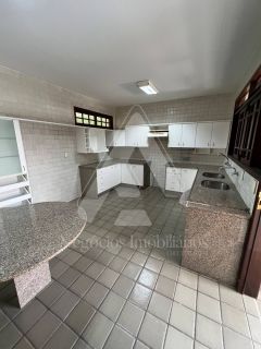 Casa de alto padrão com 04 suítes no bairro Universitário