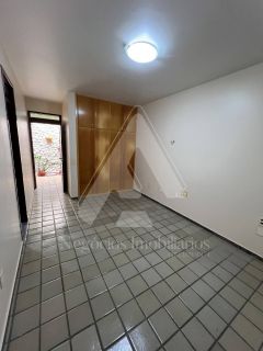 Casa de alto padrão com 04 suítes no bairro Universitário