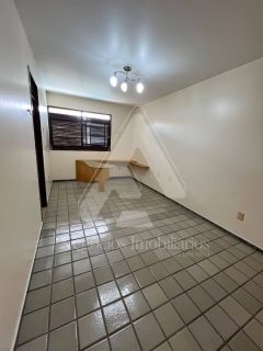 Casa de alto padrão com 04 suítes no bairro Universitário