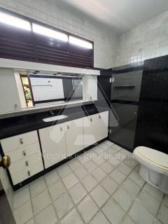 Casa de alto padrão com 04 suítes no bairro Universitário