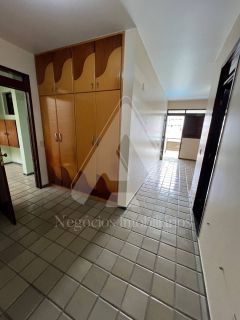 Casa de alto padrão com 04 suítes no bairro Universitário