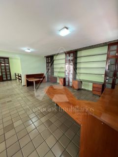 Casa de alto padrão com 04 suítes no bairro Universitário