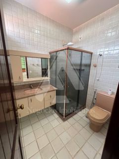 Casa de alto padrão com 04 suítes no bairro Universitário