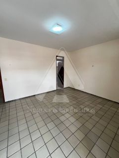 Casa de alto padrão com 04 suítes no bairro Universitário