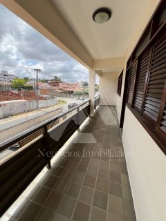 Casa de alto padrão com 04 suítes no bairro Universitário