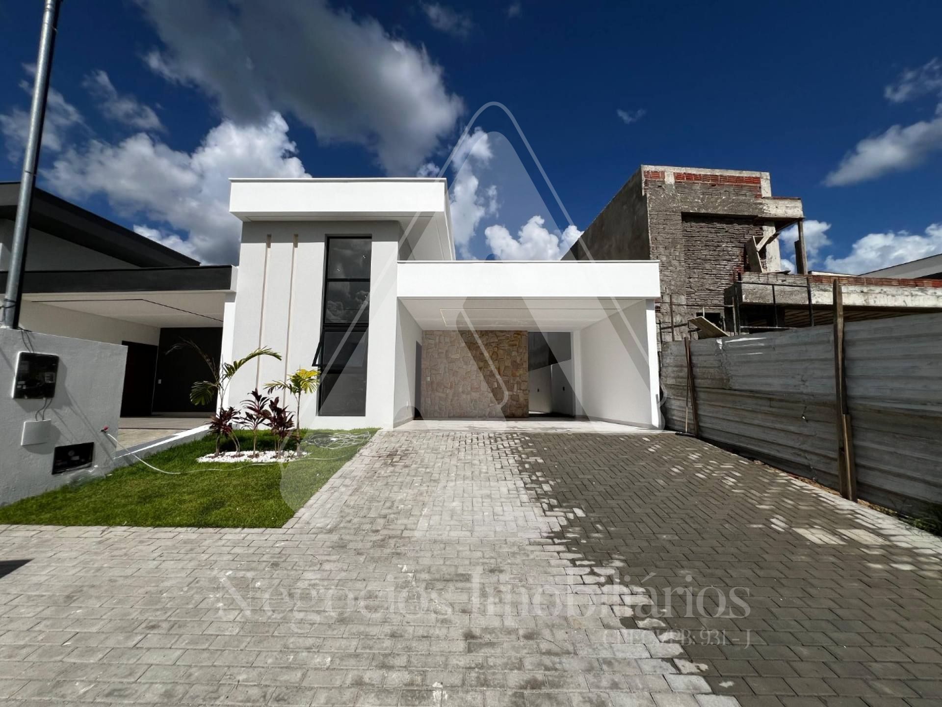 Casa de Condomínio Para Vender com 3 quartos 3 suítes no Teriva em Campina Grande