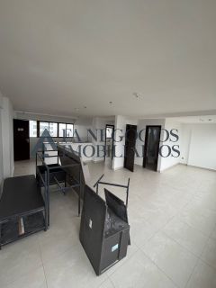 Heron Marinho Business & Living