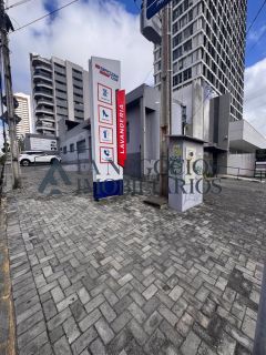 Ponto comercial em área nobre: estacionamento na rua principal