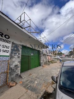 OPORTUNIDADE DE INVESTIMENTO! Ponto comercial de 173m² na Feira Central.