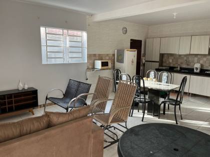 ? Casa à venda no Centro de Lucena - PB