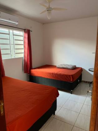 ? Casa à venda no Centro de Lucena - PB