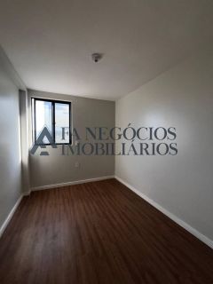 Apartamento com três dormitórios a venda na Prata