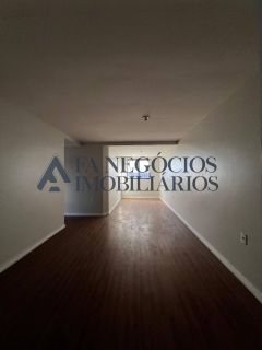 Apartamento com três dormitórios a venda na Prata