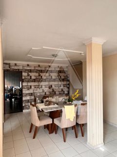 Casa de varanda a venda