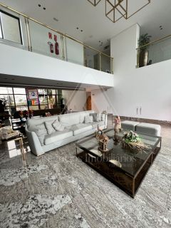 Apartamento Alto Padrão com Varanda - Centro