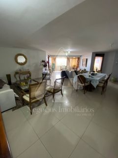 Apartamento de 240m2 com 04 suítes