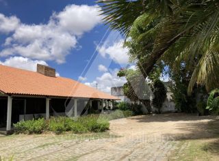 Casa pronta pra morar com terreno enorme pra área de lazer