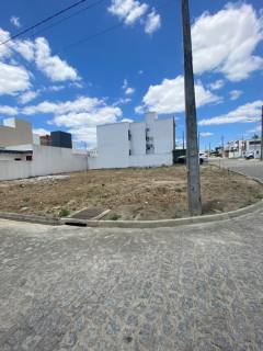 Lote de esquina no Monteville com 237m2