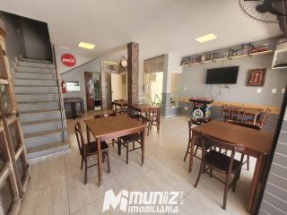 VENDE-SE CASA ONDE FUNCIONAVA UM RESTAURANTE