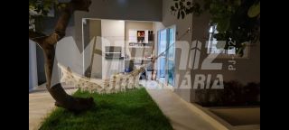 VENDE-SE CASA C/PISCINA DE ALTO PADRÃO RECEM CONSTRUIDA