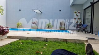 VENDE-SE CASA C/PISCINA DE ALTO PADRÃO RECEM CONSTRUIDA