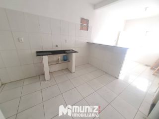 ALUGA-SE APARTAMENTO NA AVENIDA OCEÂNICA