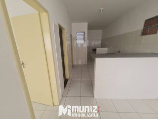 ALUGA-SE APARTAMENTO NA AVENIDA OCEÂNICA