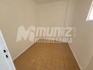 ALUGA-SE APTO NO COND. PEDRAS DO VALE