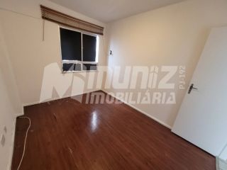 ALUGA-SE APTO NO COND. PEDRAS DO VALE