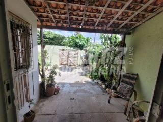 VENDE-SE CASA COM FUNDO PÉ NA AREIA E O MAR- RUA PRAIA DA COSTA