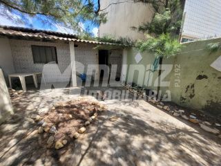 VENDE-SE CASA COM FUNDO PÉ NA AREIA E O MAR- RUA PRAIA DA COSTA