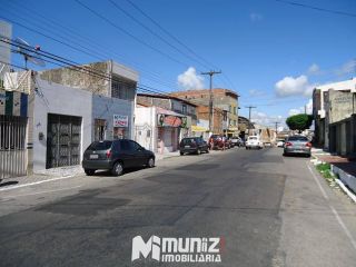 VENDE-SE CASA SÓ A VISTA RUA MURIBECA - SANTO ANTONIO