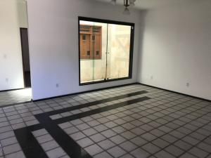 VENDE-SE  OTIMA CASA C/ 2 PV. NA RUA URQUIZA LEAL