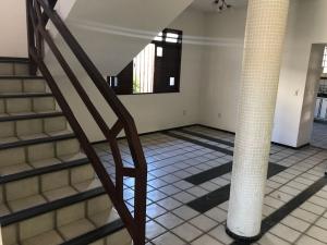 VENDE-SE  OTIMA CASA C/ 2 PV. NA RUA URQUIZA LEAL