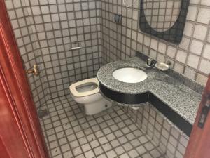 VENDE-SE  OTIMA CASA C/ 2 PV. NA RUA URQUIZA LEAL