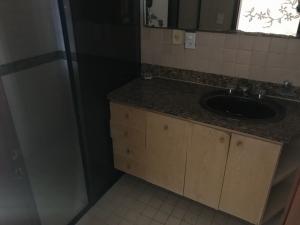 VENDE-SE  OTIMA CASA C/ 2 PV. NA RUA URQUIZA LEAL