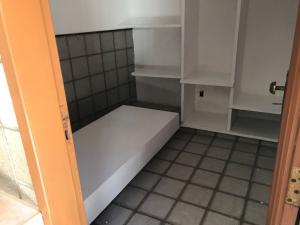 VENDE-SE  OTIMA CASA C/ 2 PV. NA RUA URQUIZA LEAL