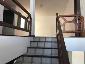 VENDE-SE  OTIMA CASA C/ 2 PV. NA RUA URQUIZA LEAL