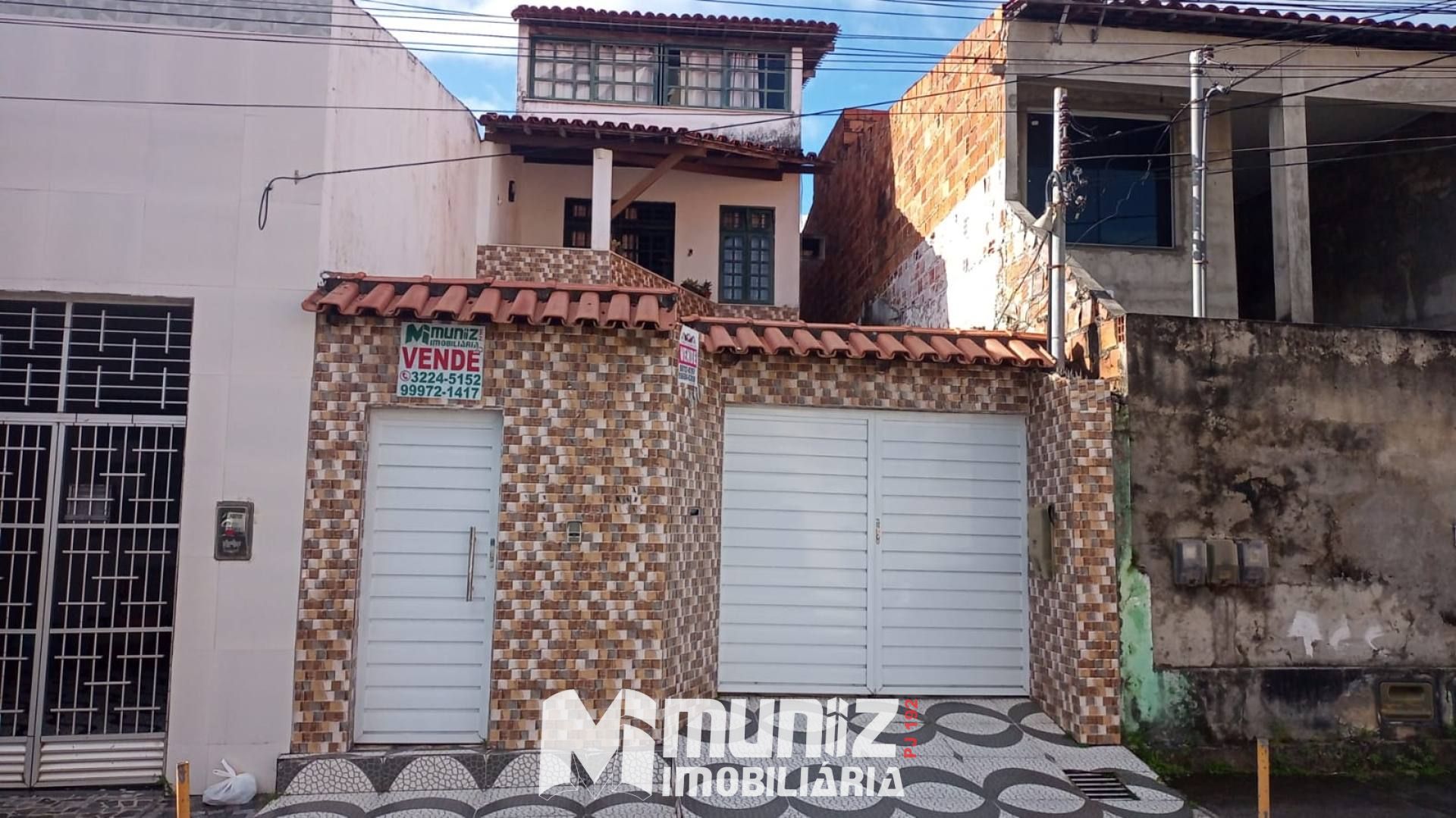 VENDE-SE CASA RUA SENADOR ROLLEMBERG - SAO JOSE