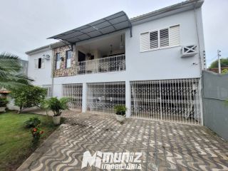 VENDE-SE CASA C/PISCINA E AREA VERDE C/FRUTEIRAS