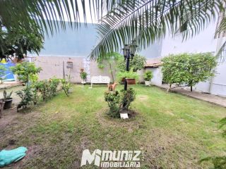 VENDE-SE CASA C/PISCINA E AREA VERDE C/FRUTEIRAS