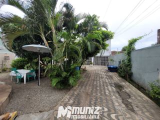 VENDE-SE CASA C/PISCINA E AREA VERDE C/FRUTEIRAS