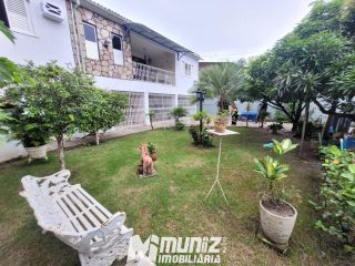 VENDE-SE CASA C/PISCINA E AREA VERDE C/FRUTEIRAS