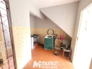 VENDE-SE CASA C/PISCINA E AREA VERDE C/FRUTEIRAS