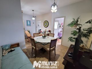 VENDE-SE CASA C/PISCINA E AREA VERDE C/FRUTEIRAS